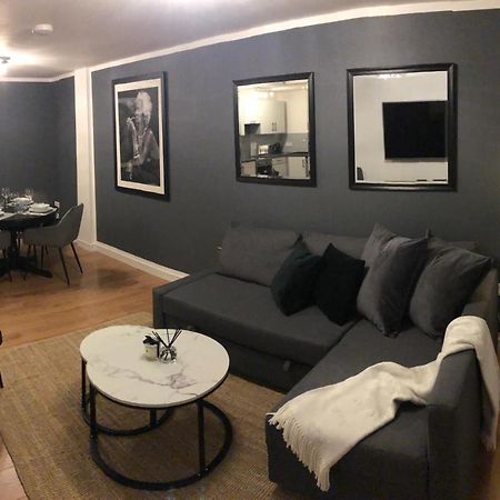 אינברנס Graphite Apartments מראה חיצוני תמונה