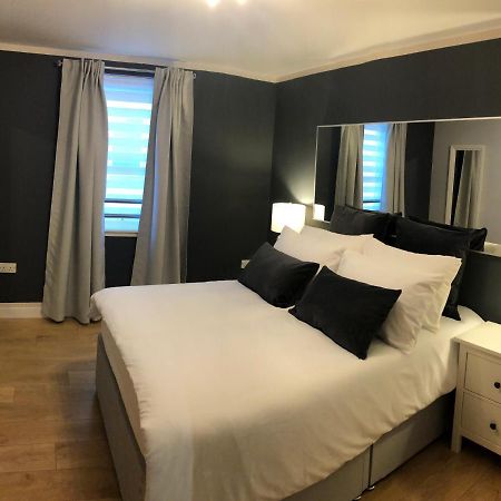 אינברנס Graphite Apartments מראה חיצוני תמונה